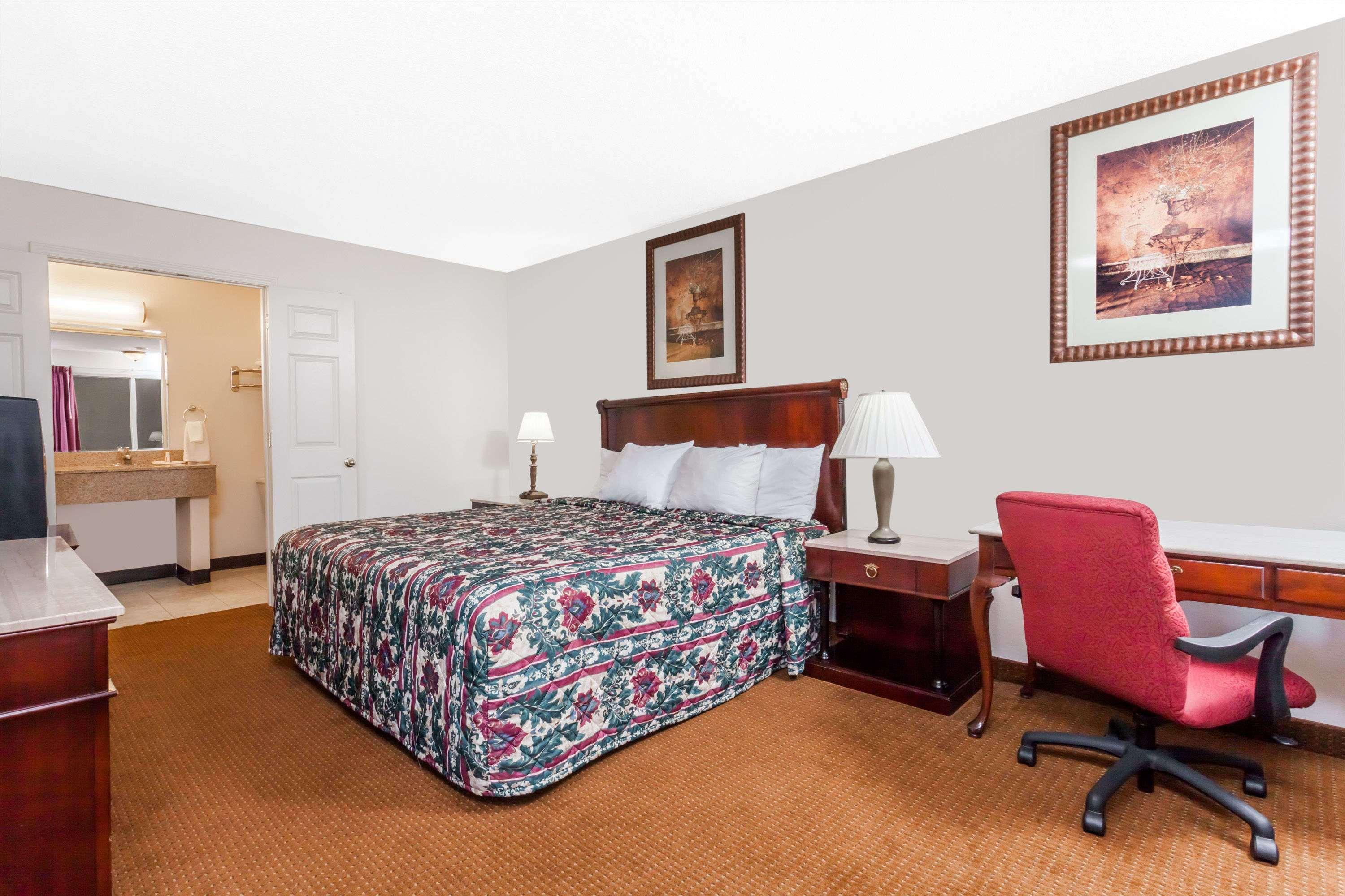 Rodeway Inn Owensboro Exterior photo