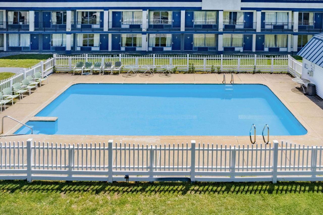 Rodeway Inn Owensboro Exterior photo